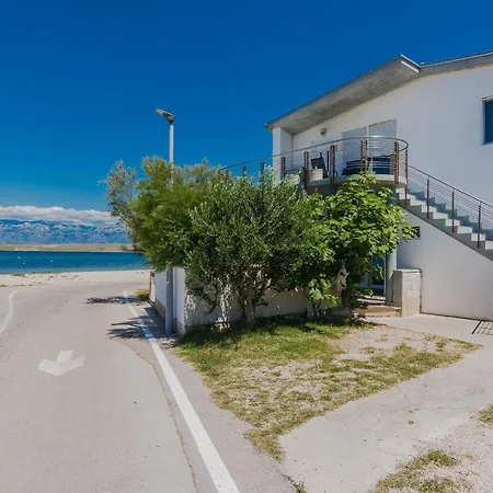 Palaic Apartment Vir